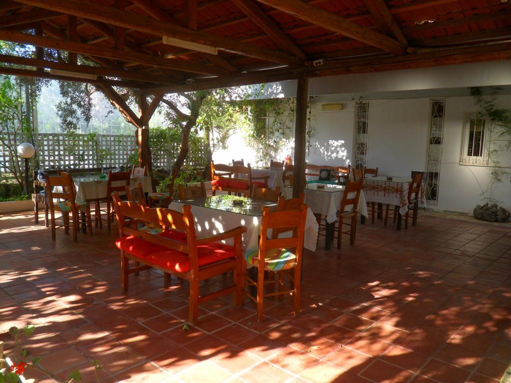 Sunningdale Hotel Agia Galini  Exterior photo
