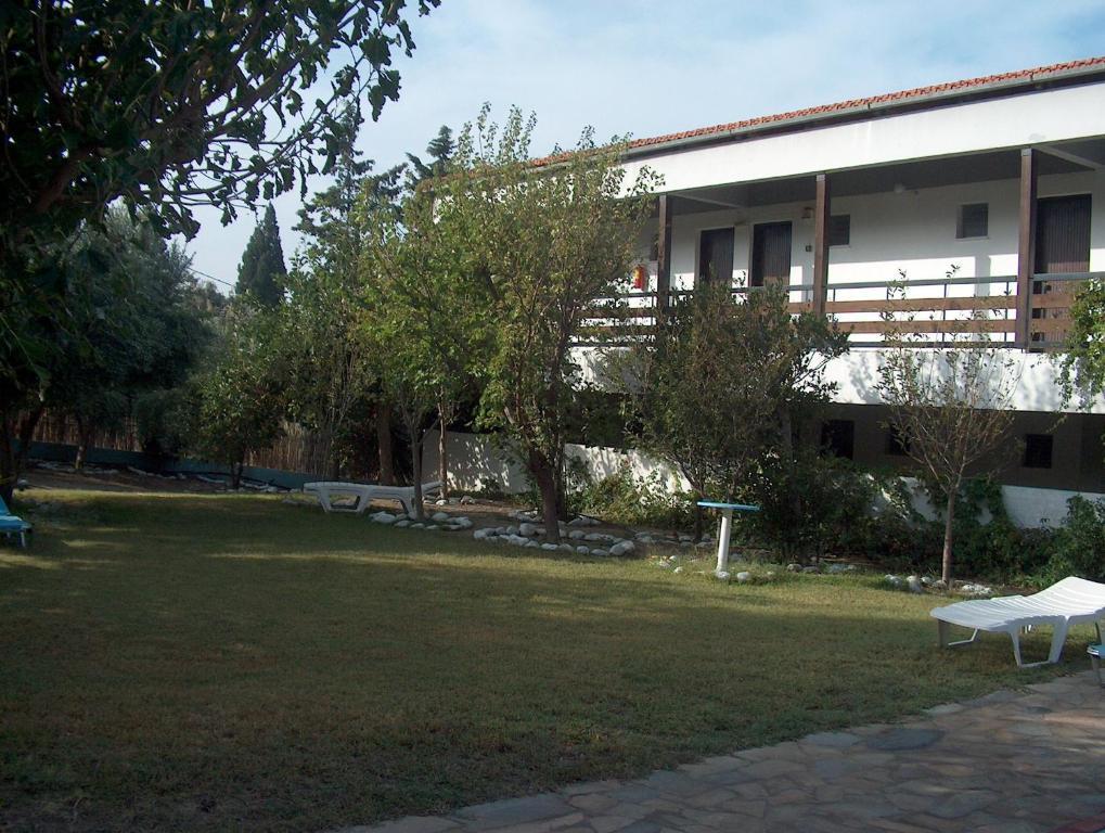 Sunningdale Hotel Agia Galini  Exterior photo