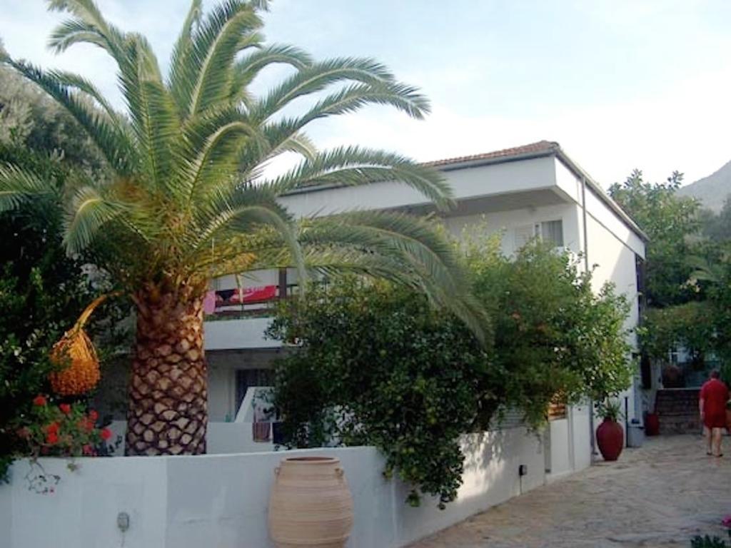 Sunningdale Hotel Agia Galini  Exterior photo